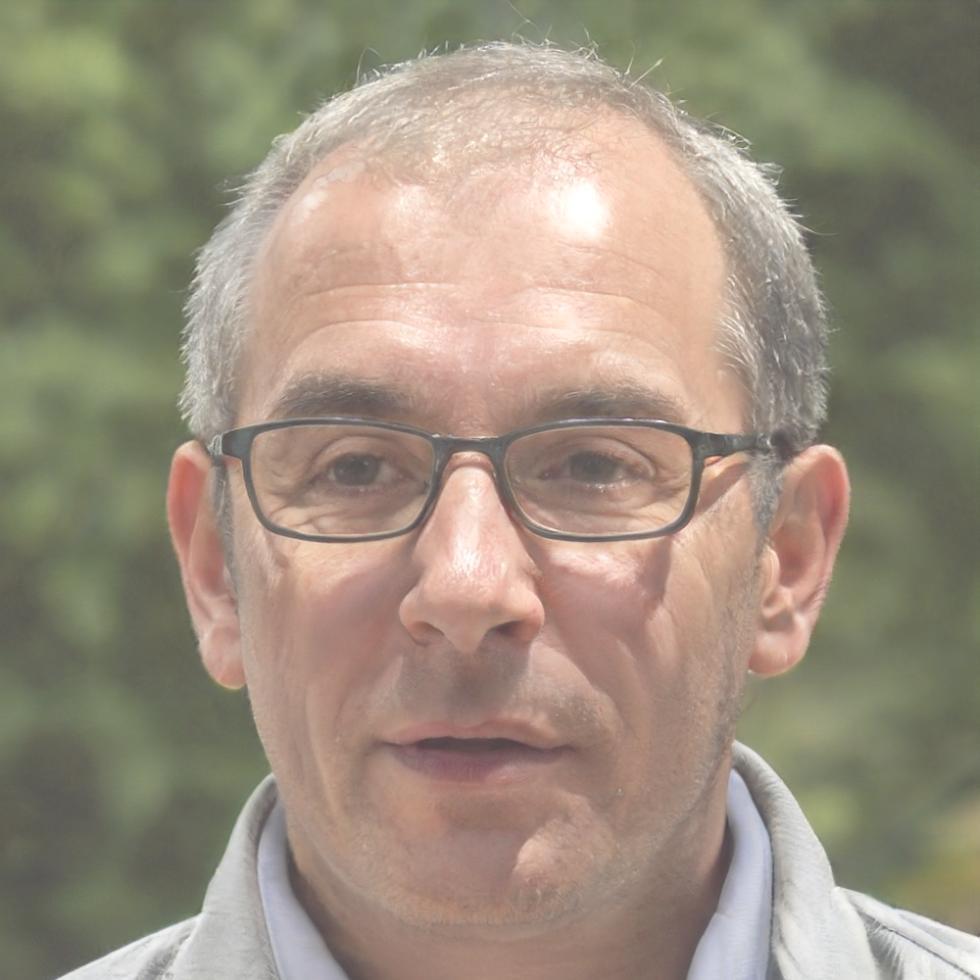 Portrait professionnel de Bastien Lefèvre, fondateur de yenasalioavale